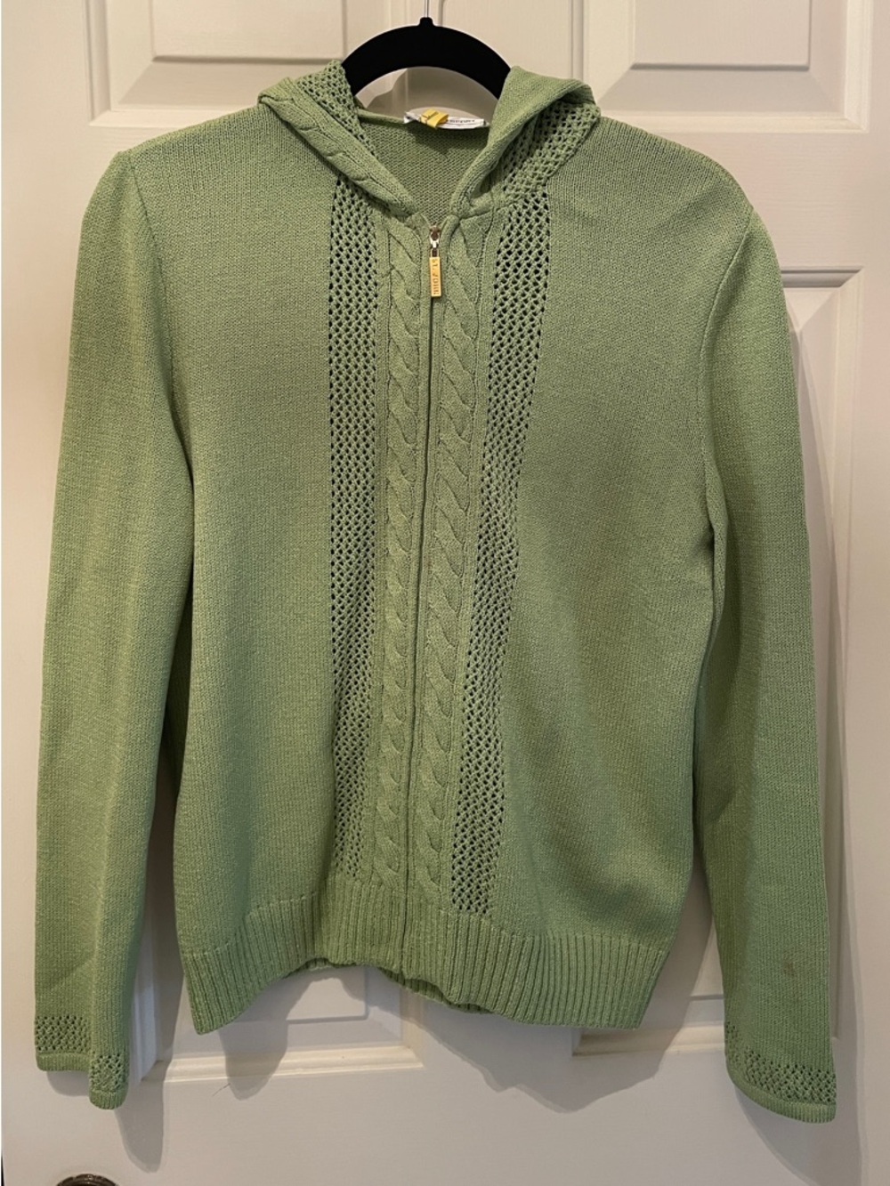 Women’s Light Green Zip-Up Hooded Sweater